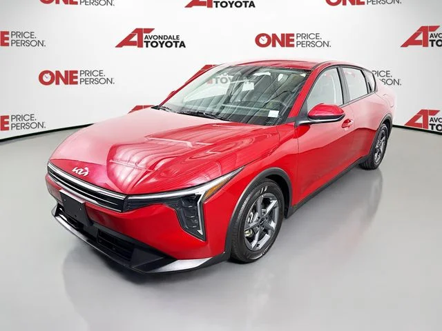 Used 2025 Red Kia LXS image 3