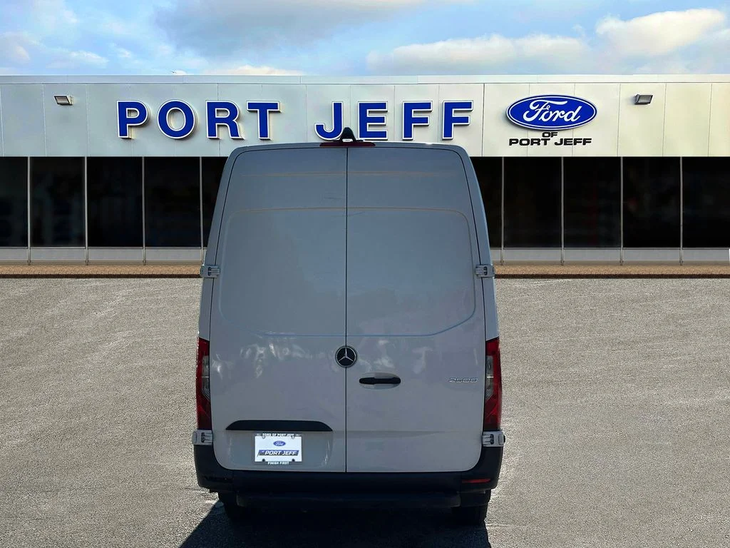 Used 2021 White Mercedes-Benz Cargo 170 WB image 6