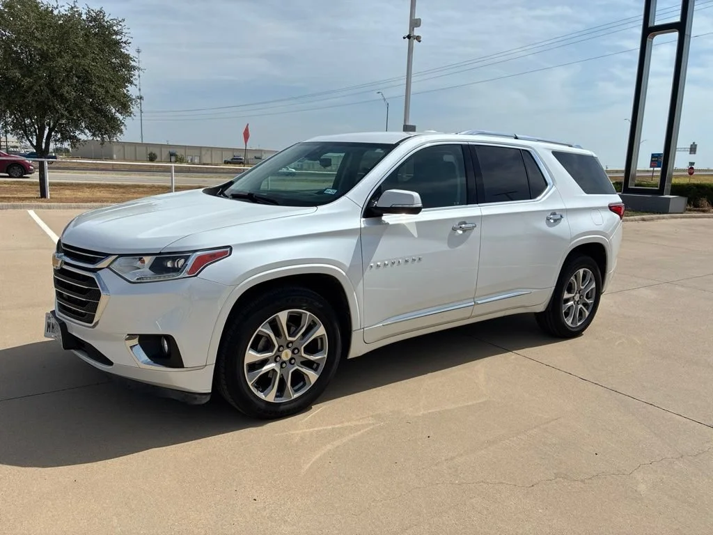Used 2019 IRIDESCENT PEARL TRICOAT Chevrolet Premier image 1