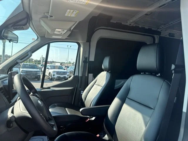 New 2026 Oxford White Ford Cargo Van image 32