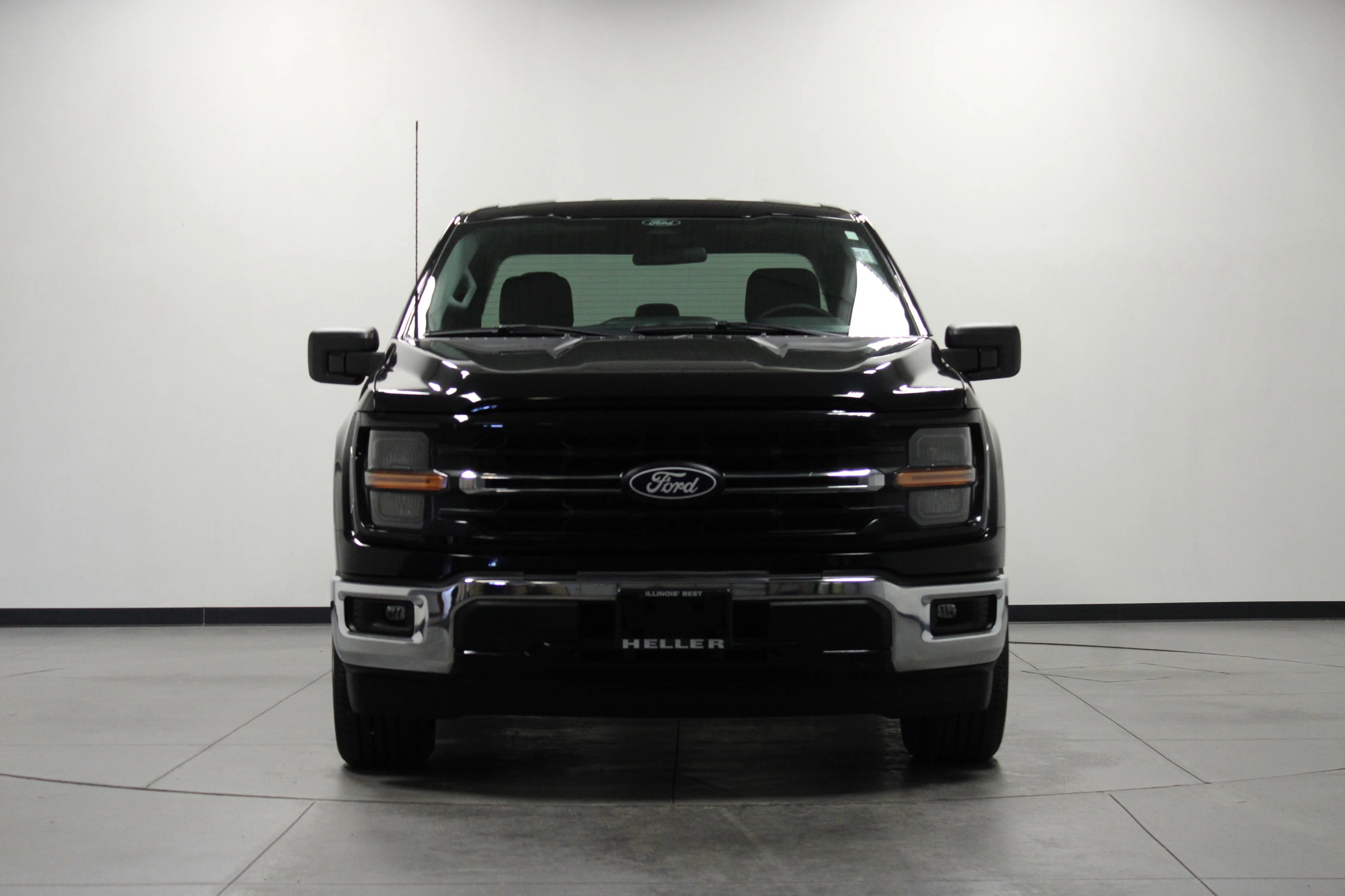 Used 2025 Black Metallic Ford XLT image 9