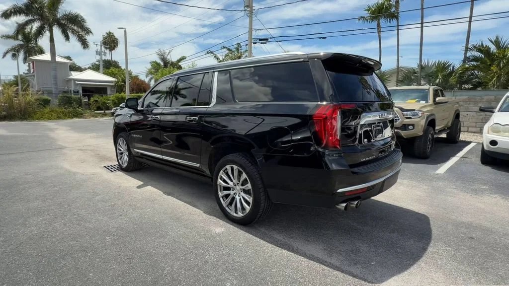 Used 2022 Onyx Black GMC Denali image 6
