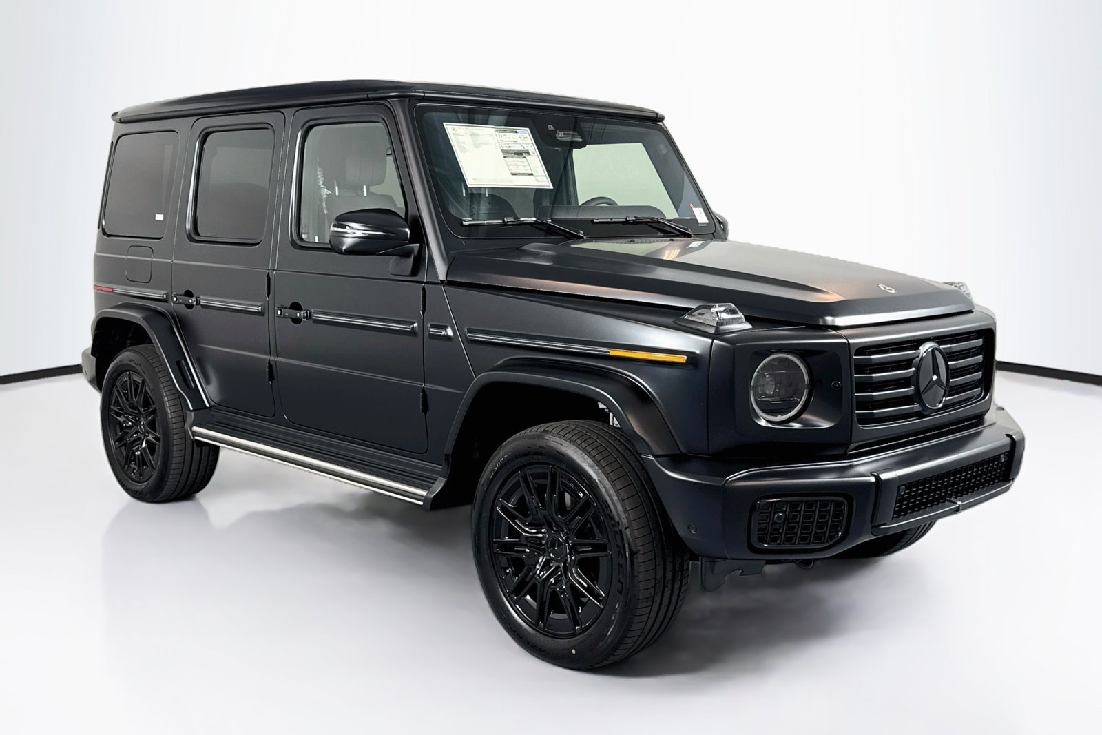 New 2027 MANUFAKTUR Night Black Magno Mercedes-Benz G 580e image 3