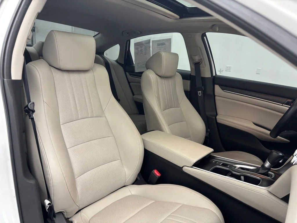 Used 2021  Honda EX-L image 32