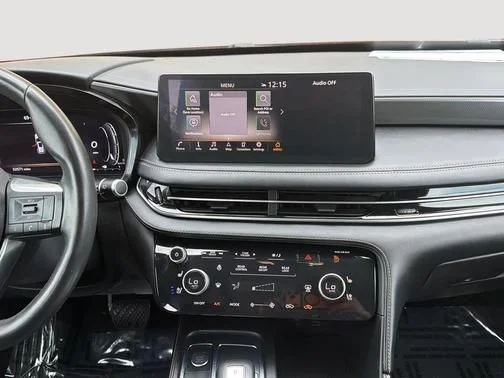 Used 2022 Red INFINITI LUXE image 11