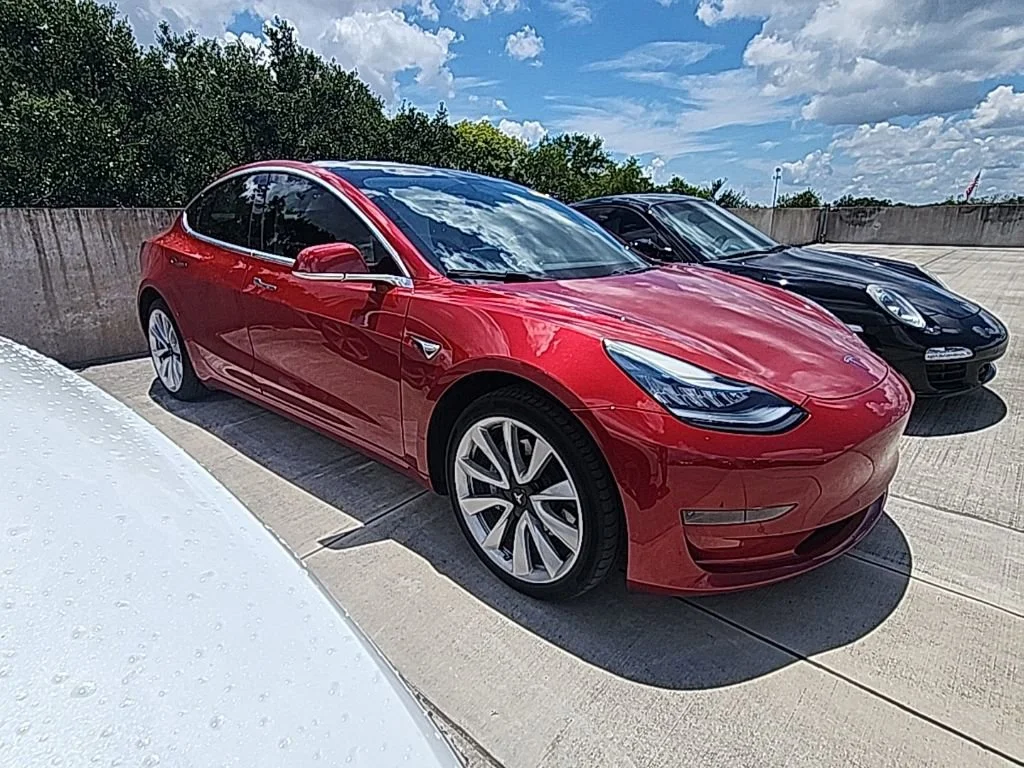 2019 Tesla Model 3 Standard Range Plus's photo