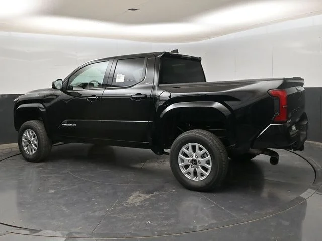 2026 Toyota Tacoma SR5 - Photo 6
