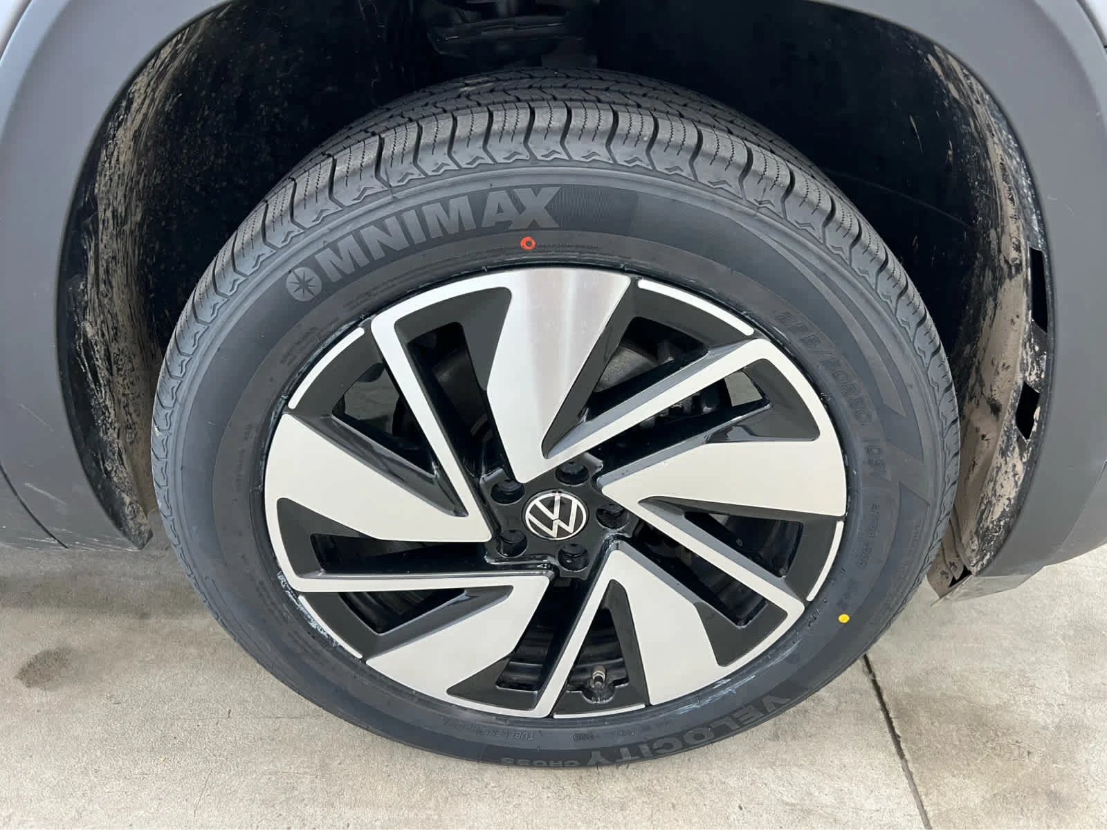 2025 Volkswagen Atlas SEL Premium R-Line - Photo 8