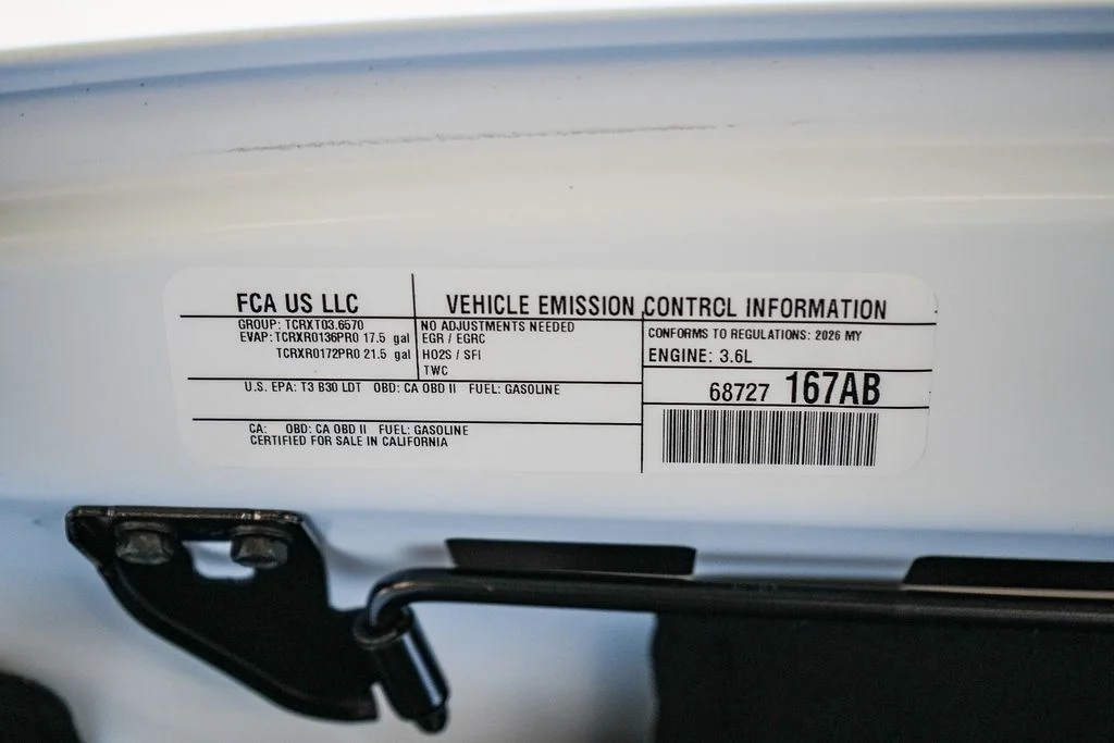 New 2026 Bright White Clear-Coat Exterior Paint Jeep Rubicon X image 27