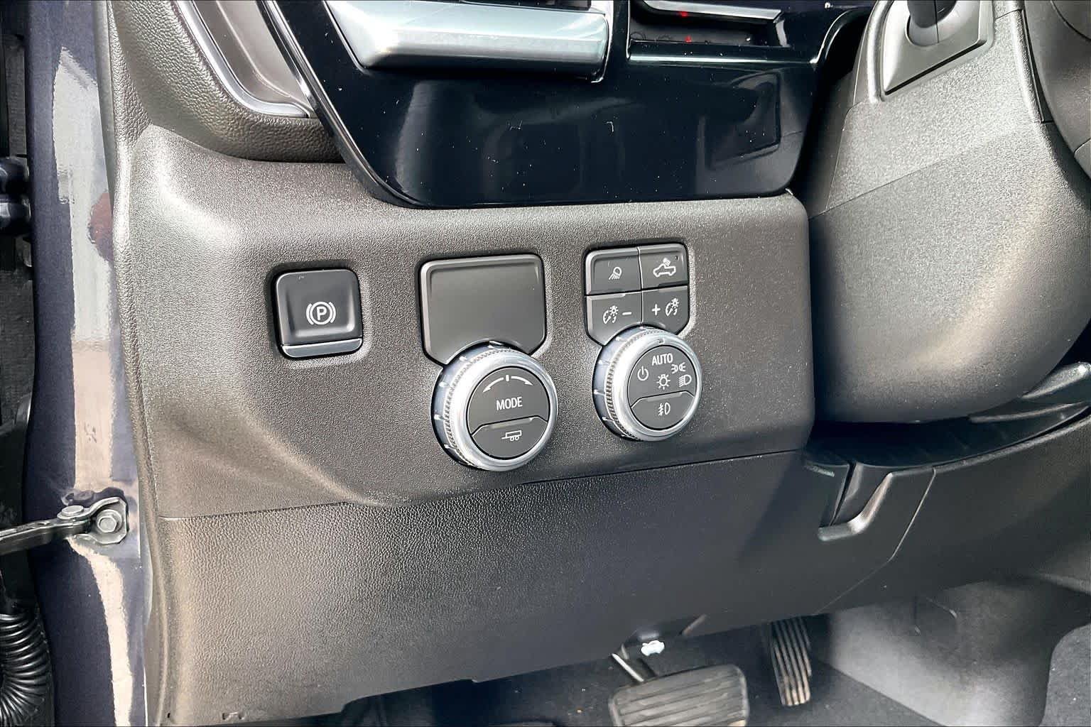 Used 2026 Titanium Rush Metallic GMC SLT image 34