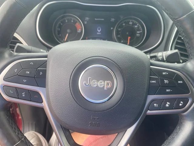 Used 2020 Velvet Red Pearlcoat Jeep Limited image 16