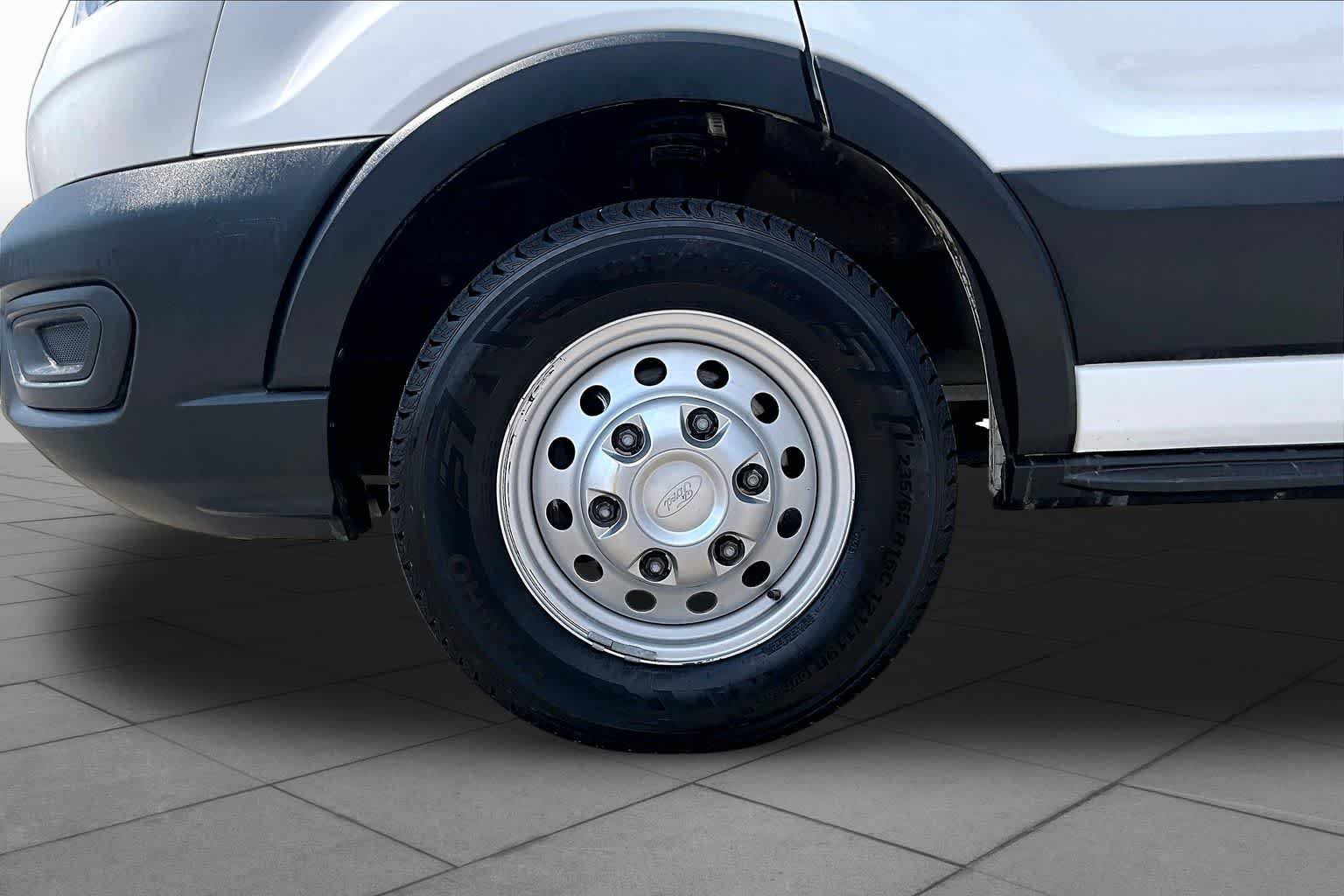 Used 2023 Oxford White Ford  image 11
