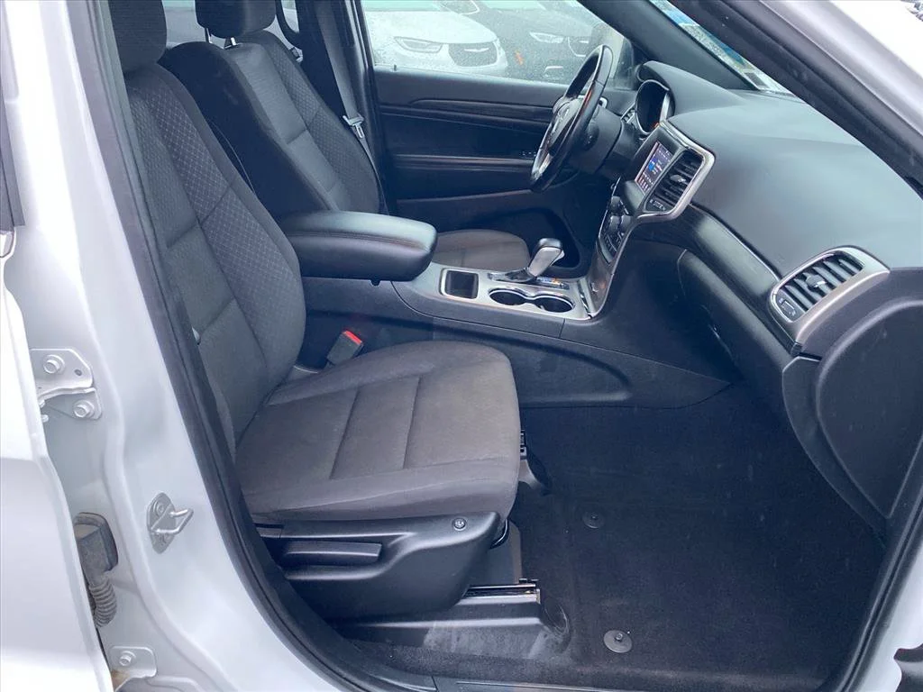 Used 2021 Bright White Clearcoat Jeep Laredo E image 24