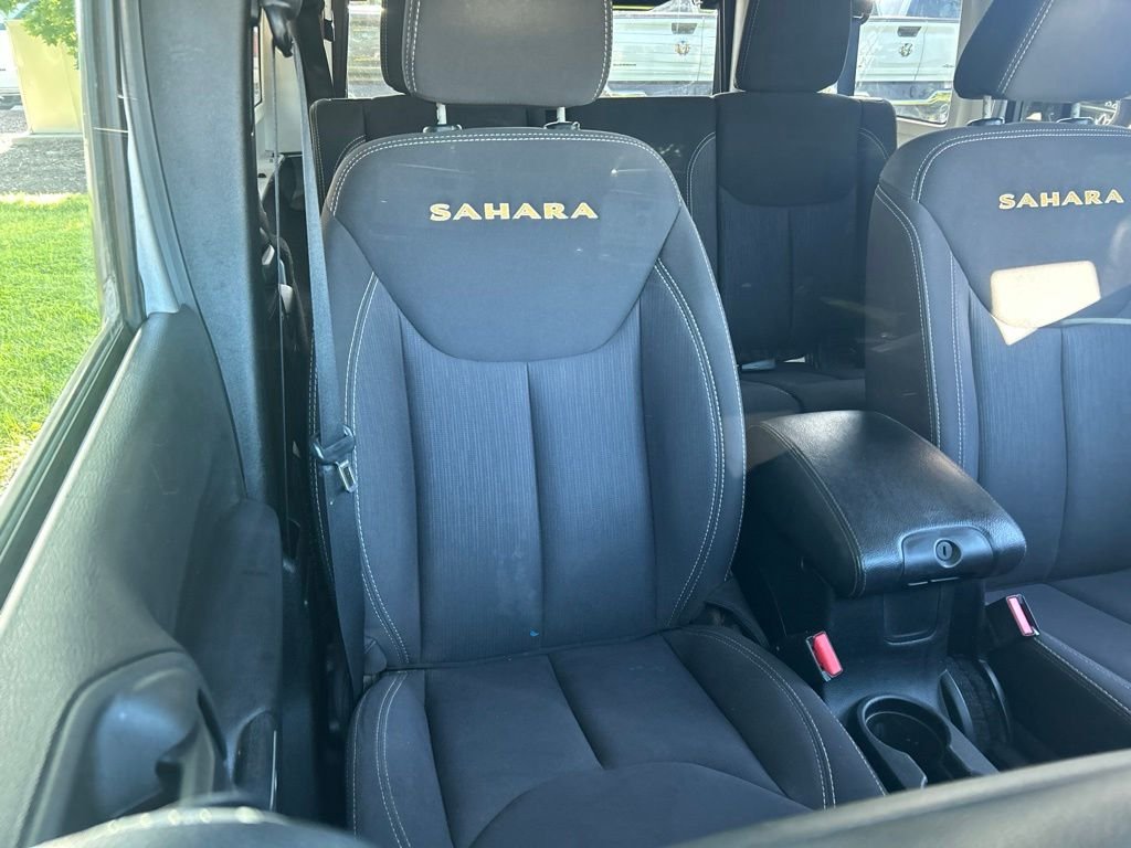 Used 2014 Gray Jeep Unlimited Sahara image 12