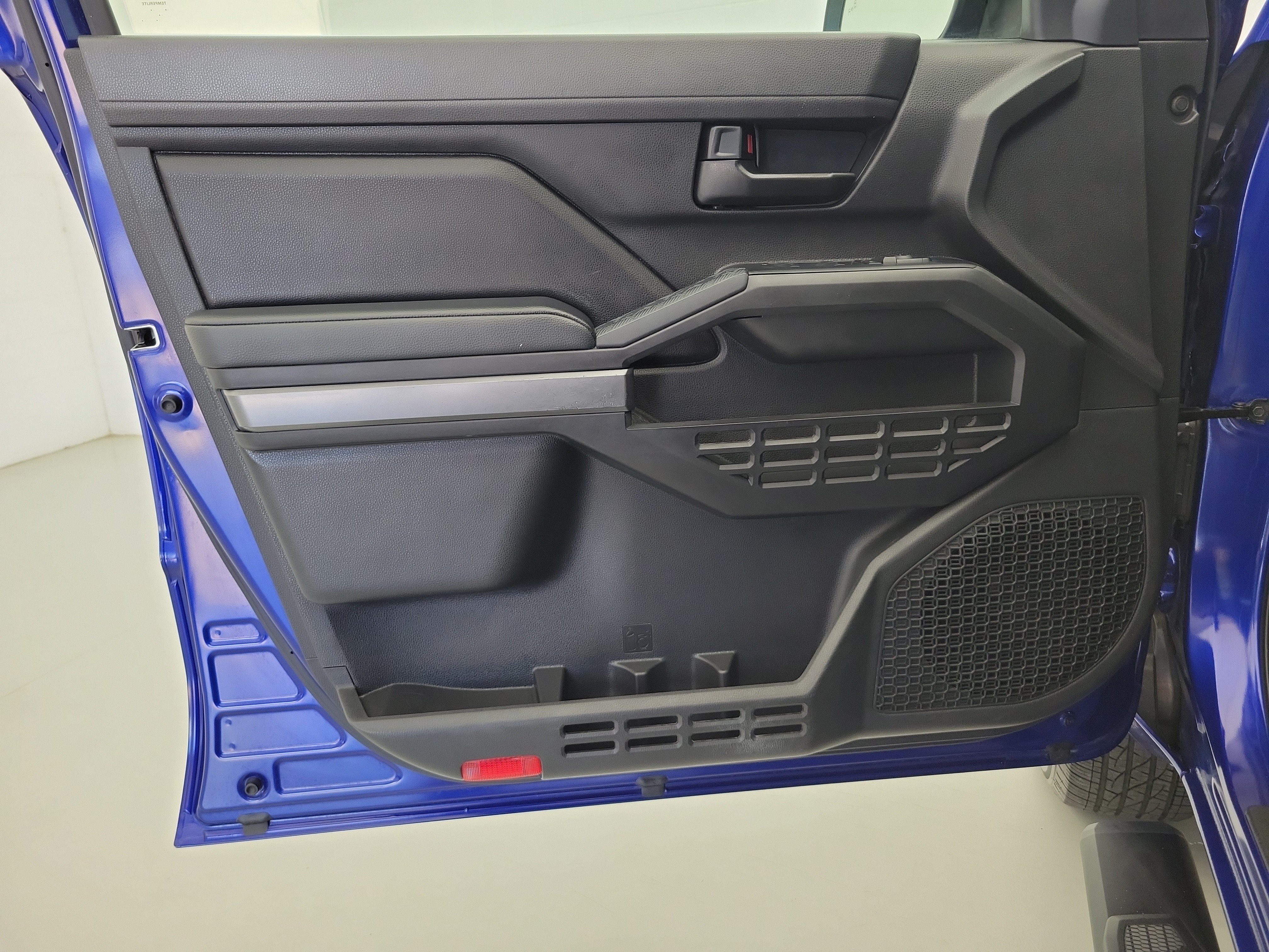 Used 2025 Blue Toyota SR5 image 19