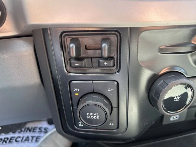 2025 Ford F-350 Super Duty XLT - Photo 33