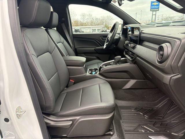 New 2026 Summit White Chevrolet Trail Boss image 17