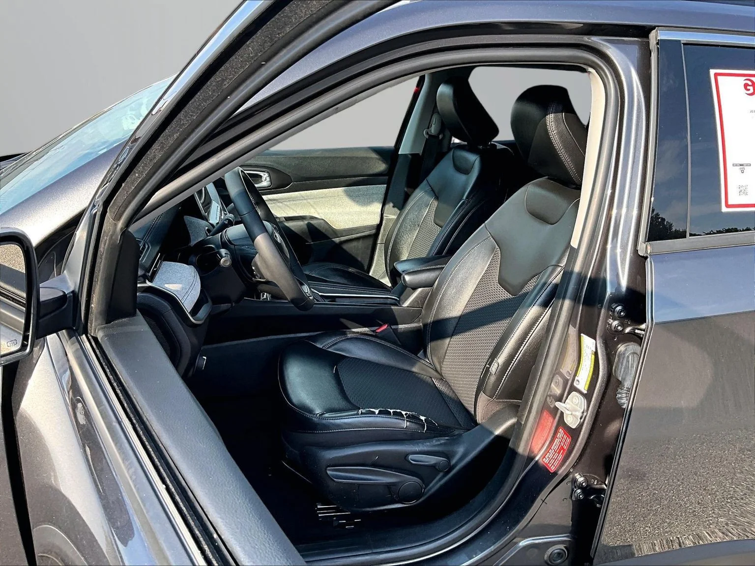 Used 2022 Gray Jeep Latitude image 23