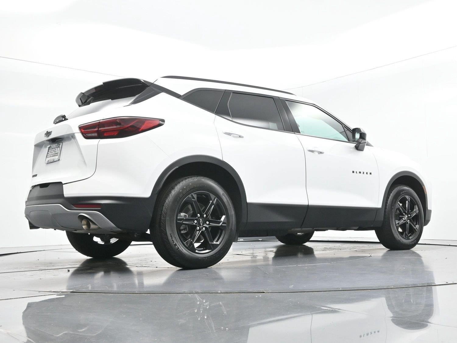 Used 2023 SUMMIT WHITE Chevrolet LT image 51