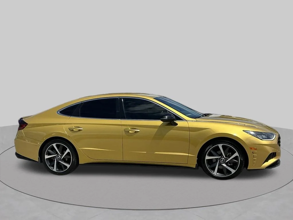 Used 2021 Yellow Hyundai SEL Plus image 13