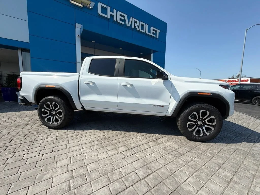 New 2026 Summit White GMC AT4 image 7