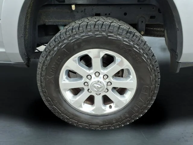 Used 2019 Silver Ram Laramie image 14