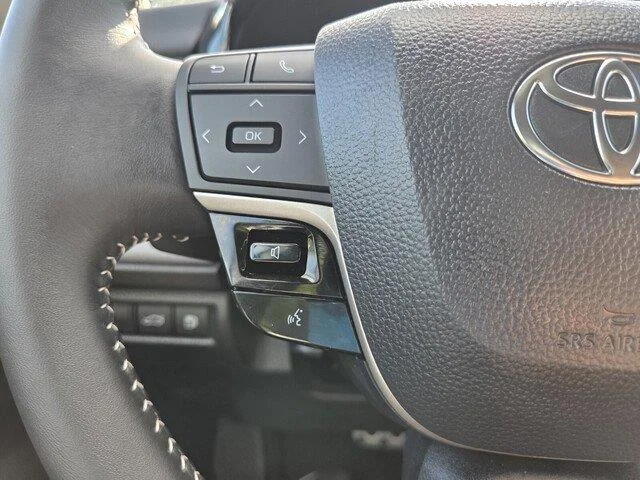 Used 2026 Ice Cap Toyota SE image 13