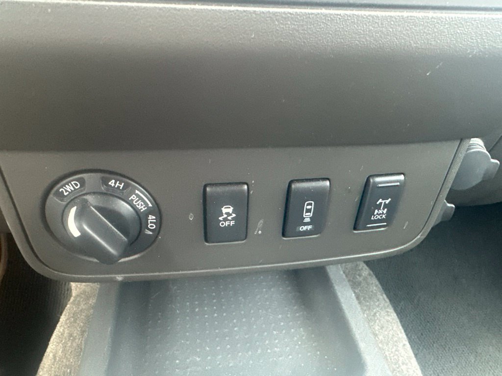 Used 2013 Blue Nissan PRO-4X image 18