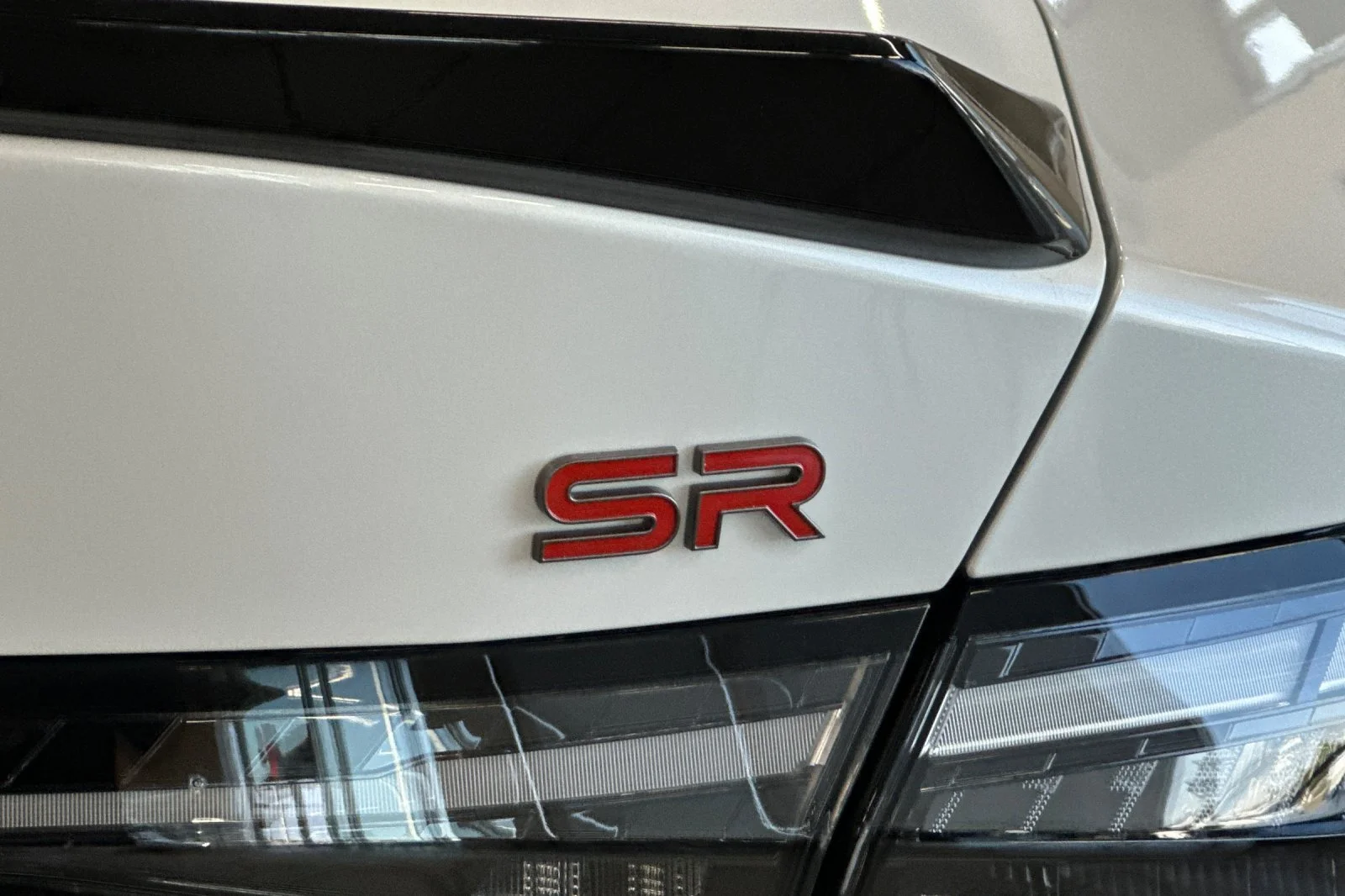 New 2026 Aspen White TriCoat / Super Black Two-tone Nissan SR image 25