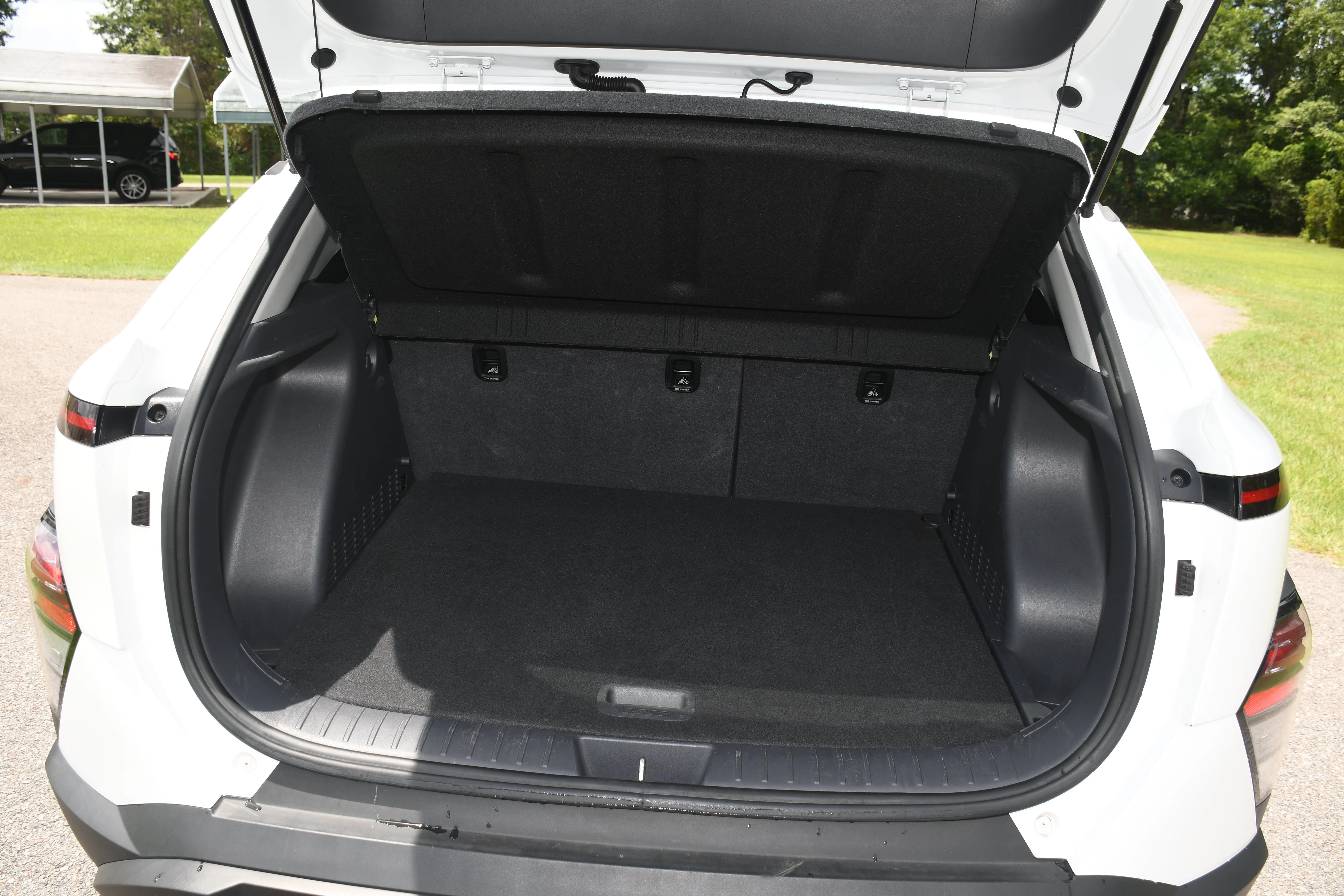 Used 2025 White Hyundai SEL image 15