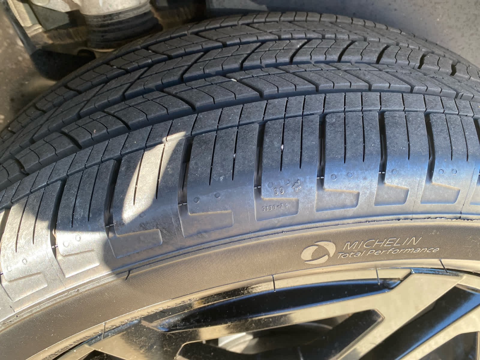 Used 2025  Kia EX X-Line image 29