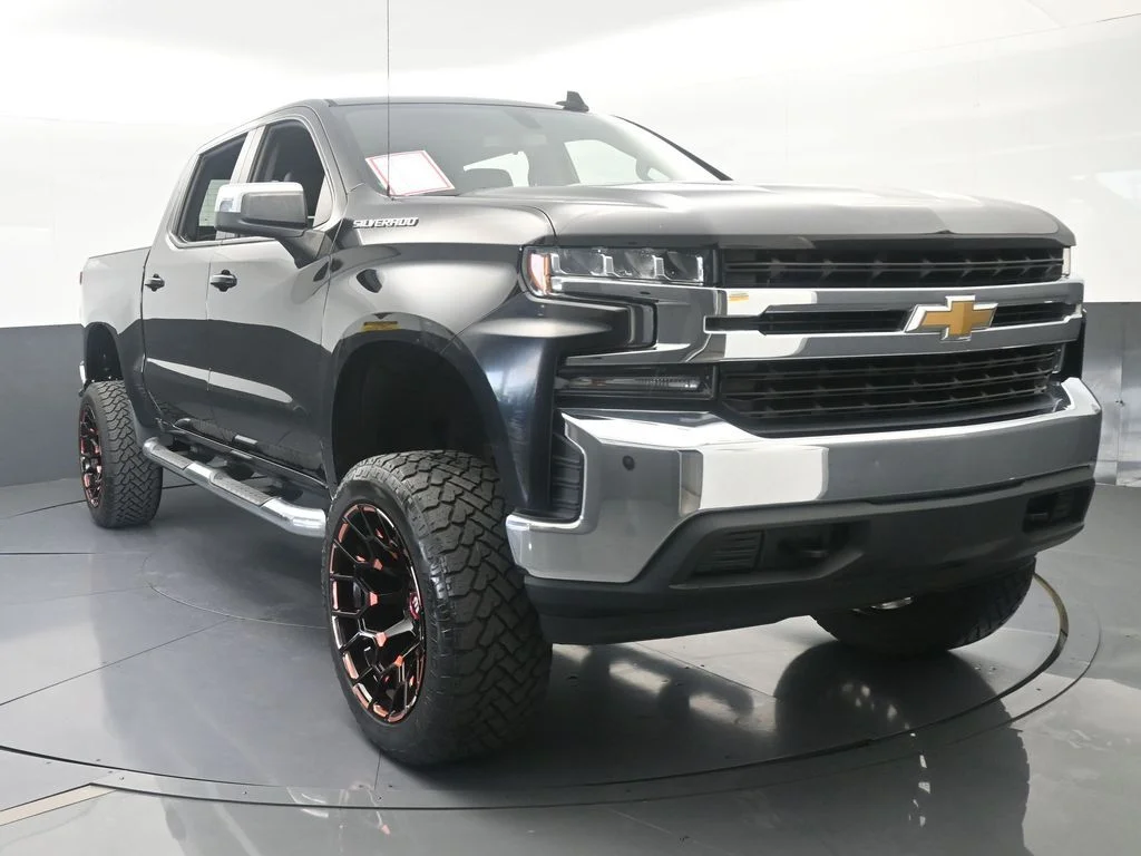 Used 2019 Black Chevrolet LT image 8