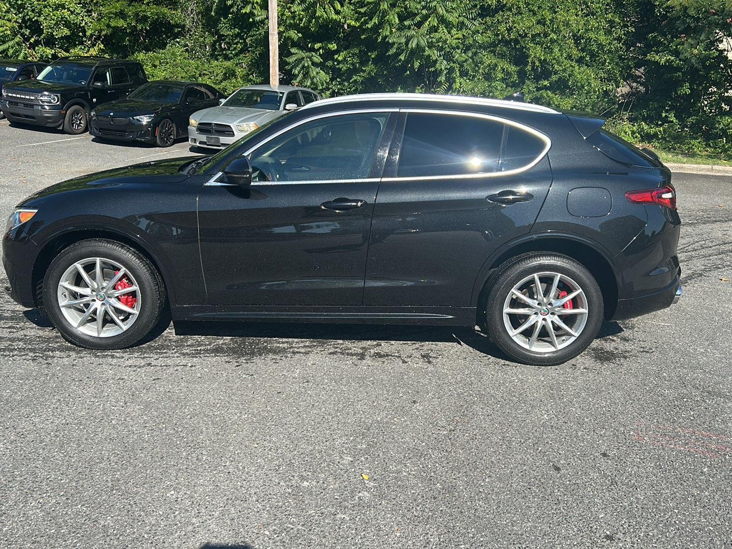 Used 2020 Vulcano Black Metallic Alfa Romeo Ti Lusso image 2