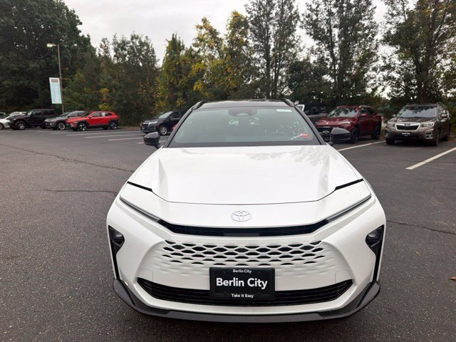 New 2026 Oxygen White with Black roof <sup>1</sup> Toyota  Limited image 2