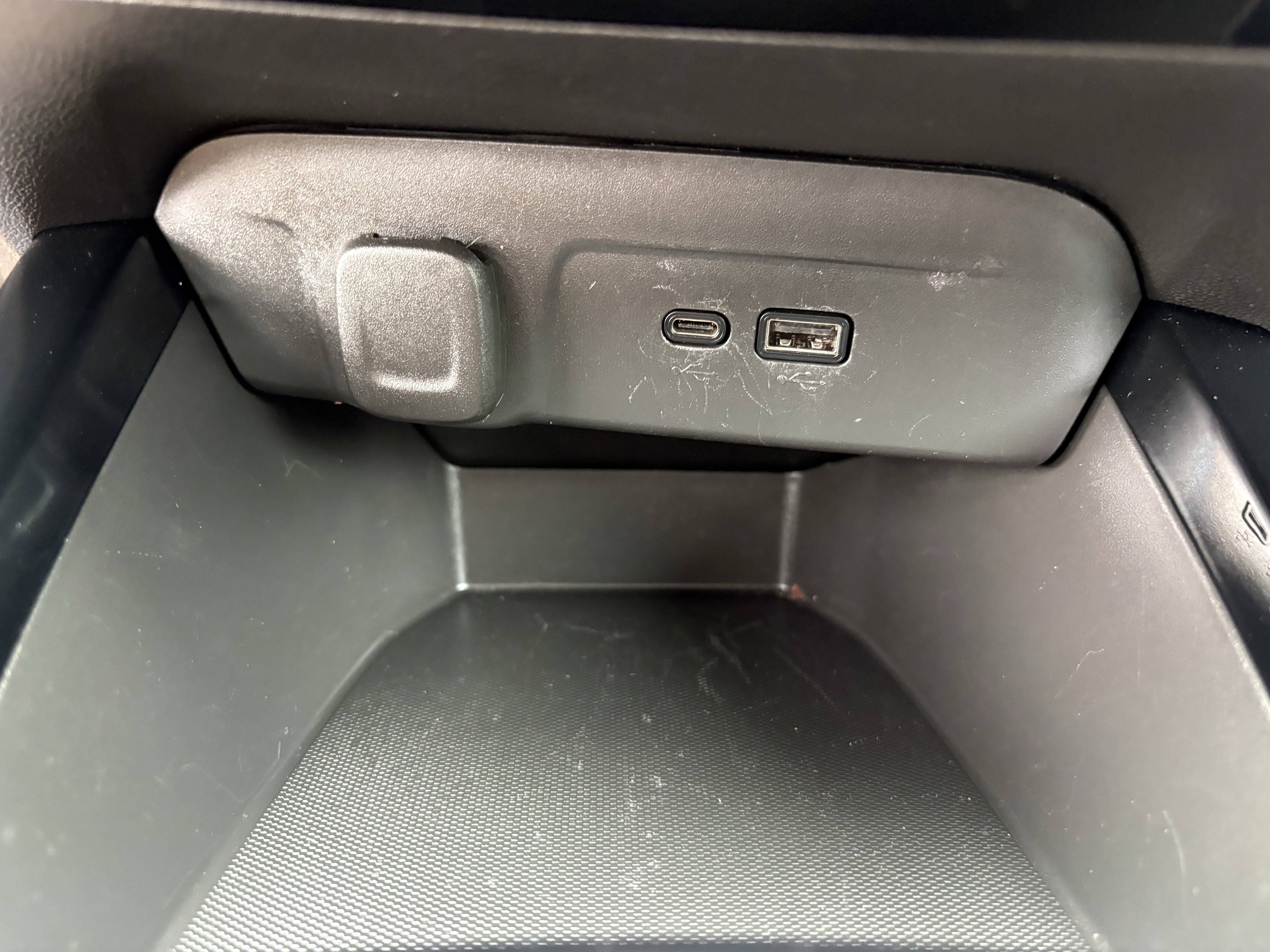 Used 2025 Mosaic Black Metallic Chevrolet LT image 10