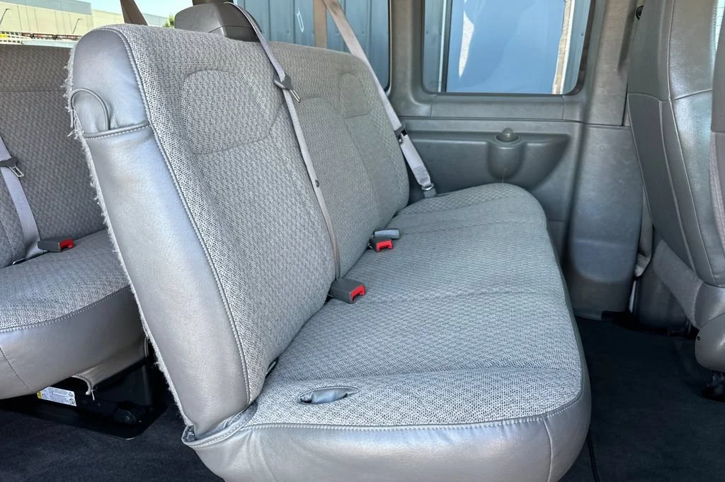 2024 Chevrolet Express Passenger LT - Photo 12
