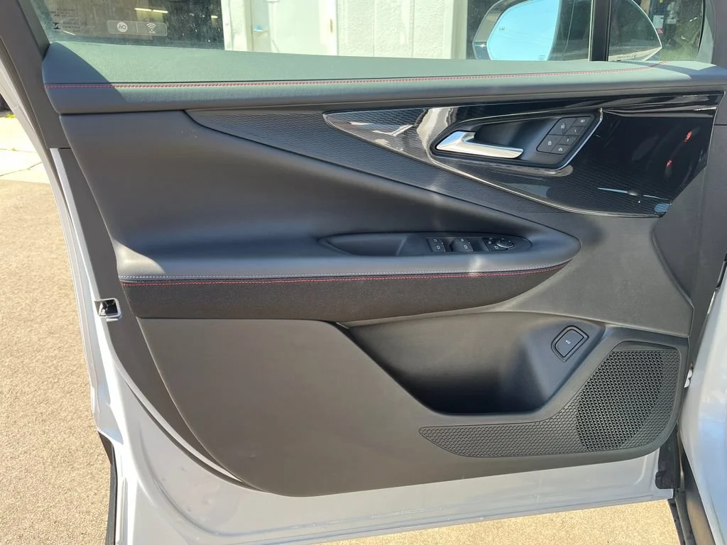 2025 Chevrolet Blazer EV RS - Photo 10