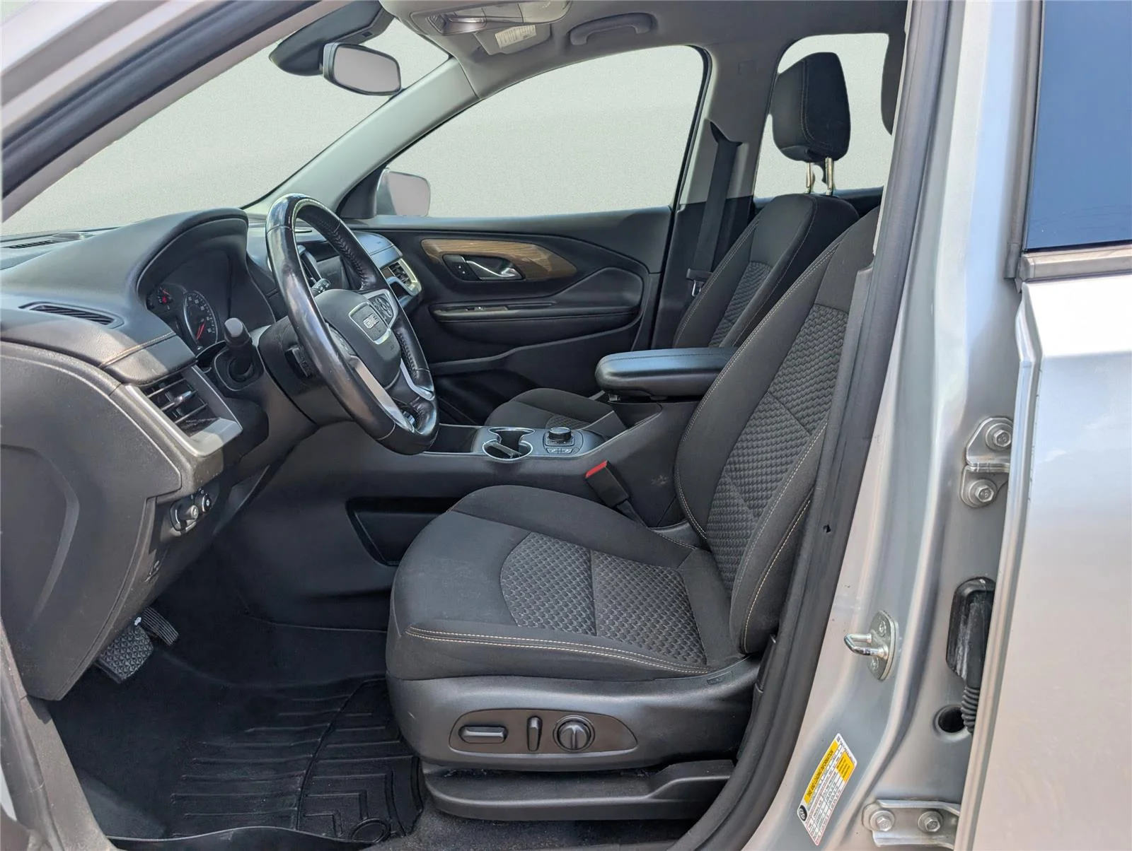 Used 2020 QUICKSILVER METALLIC GMC SLE image 9