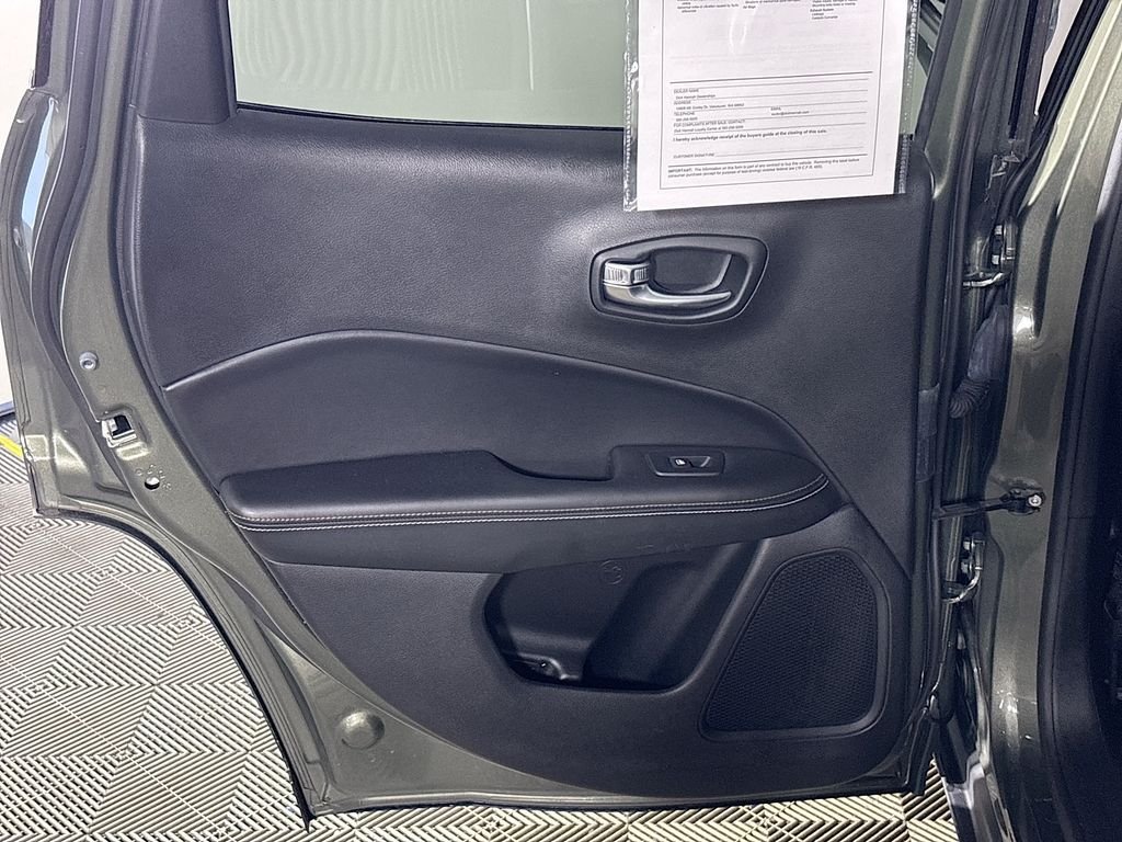 Used 2019 Olive Green Jeep Sport image 18