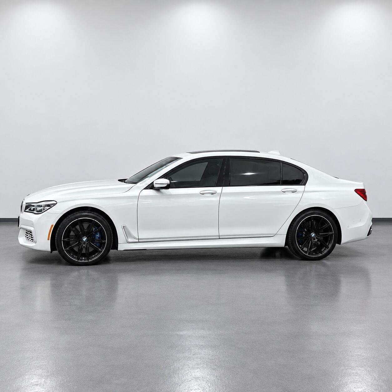 Used 2018 Alpine White BMW 750i xDrive image 2