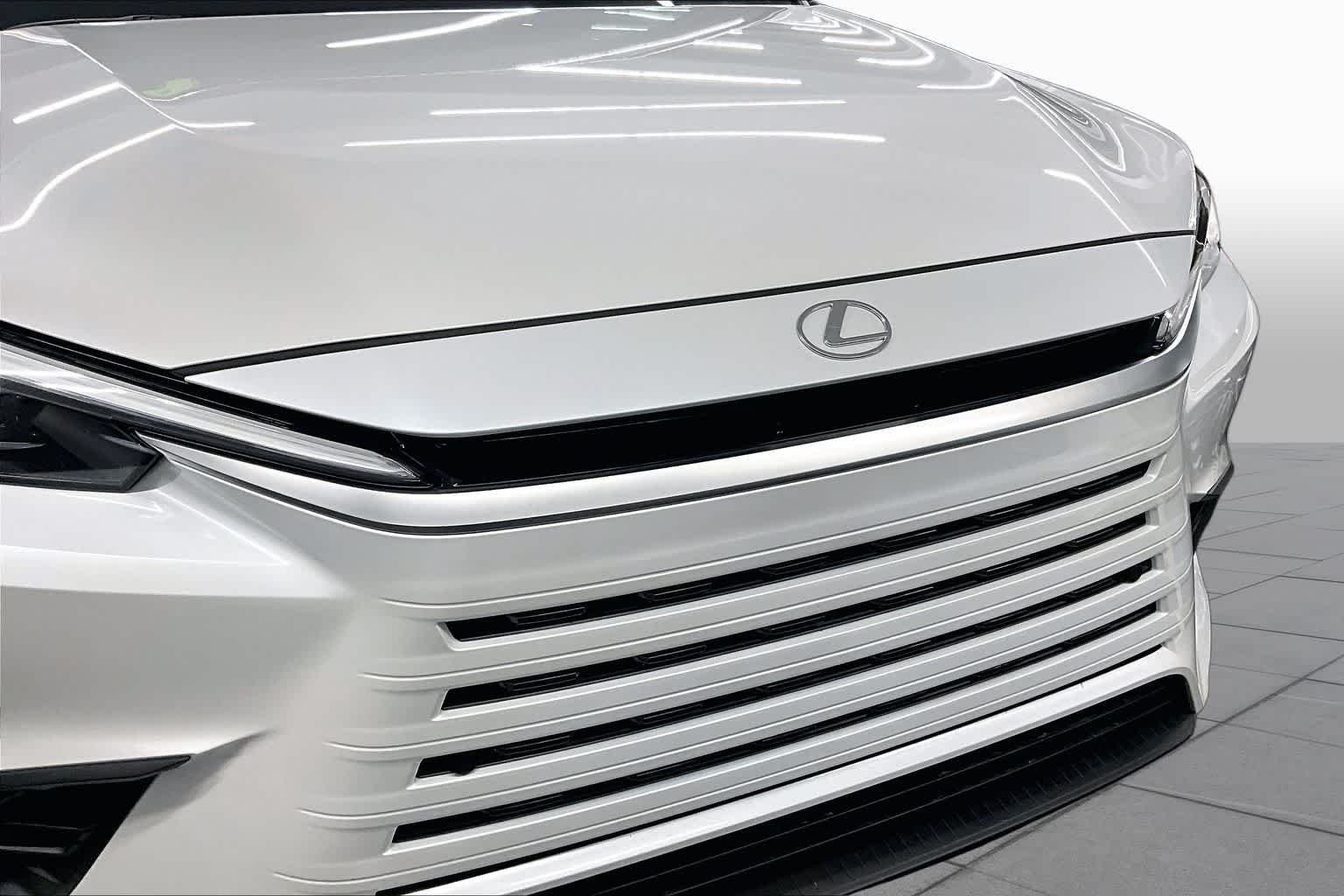 Certified Used 2024 Wind Chill Pearl Lexus Premium image 29
