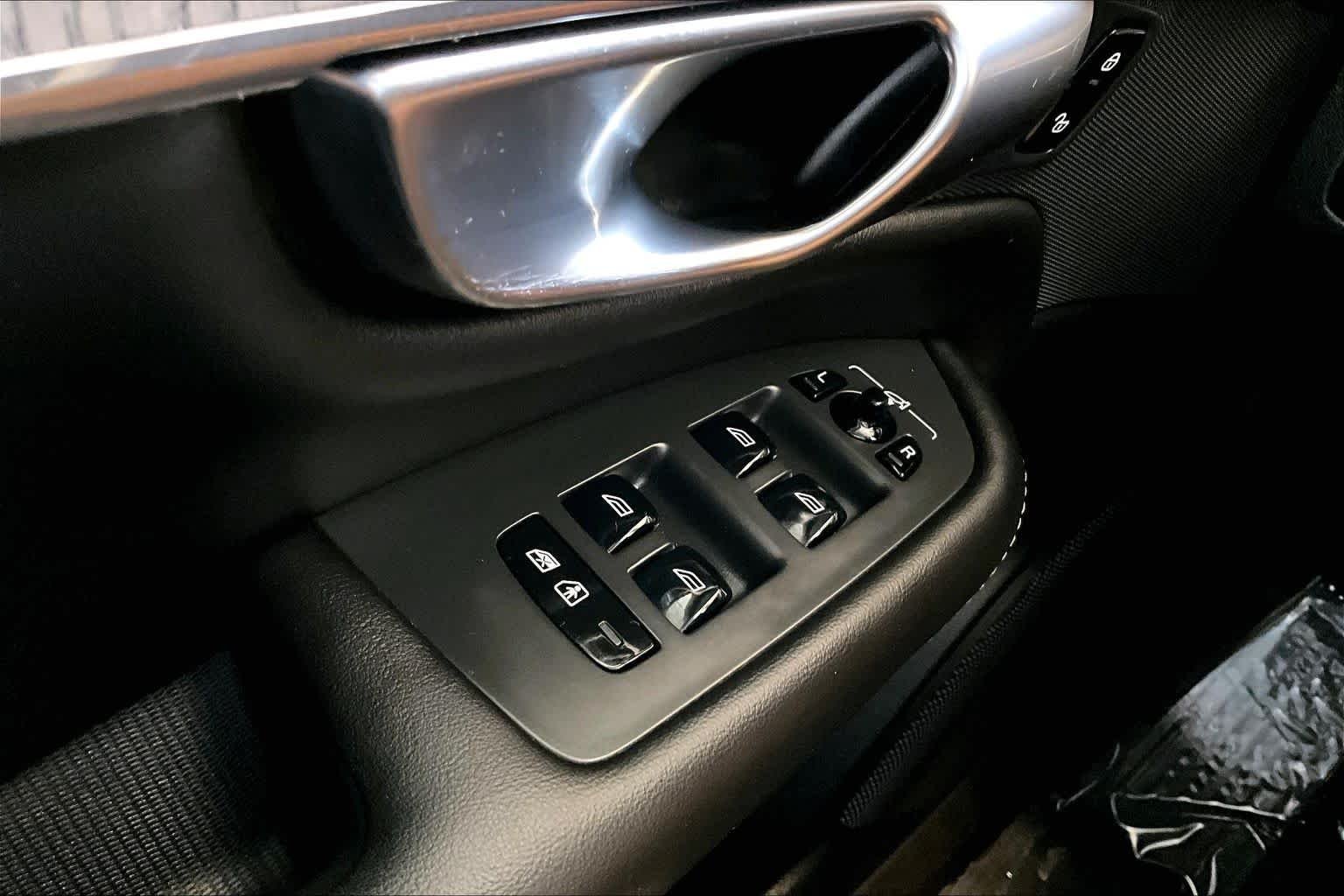 Used 2021 Birch Light Metallic Volvo Inscription image 37