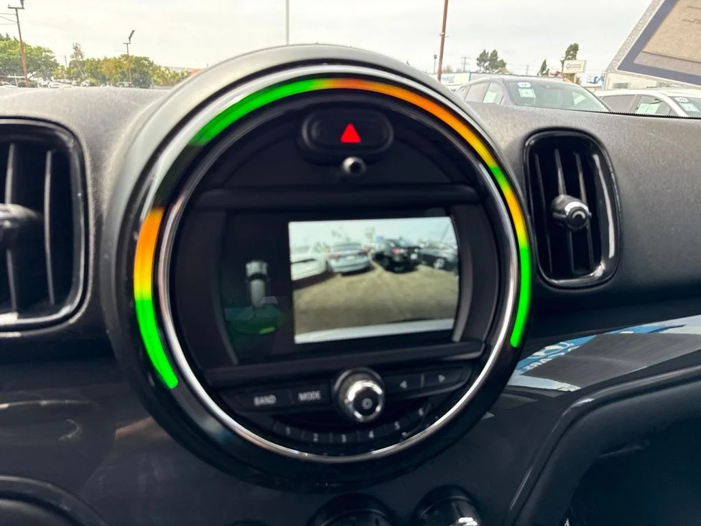 Used 2019 White MINI Classic image 13