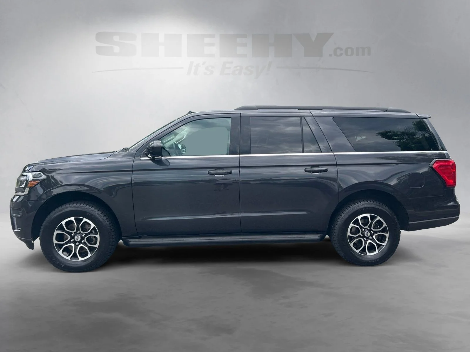 Used 2024 Gray Ford XLT image 13