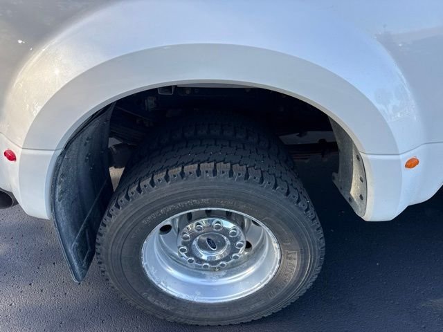 Used 2019 White Ford Limited image 6