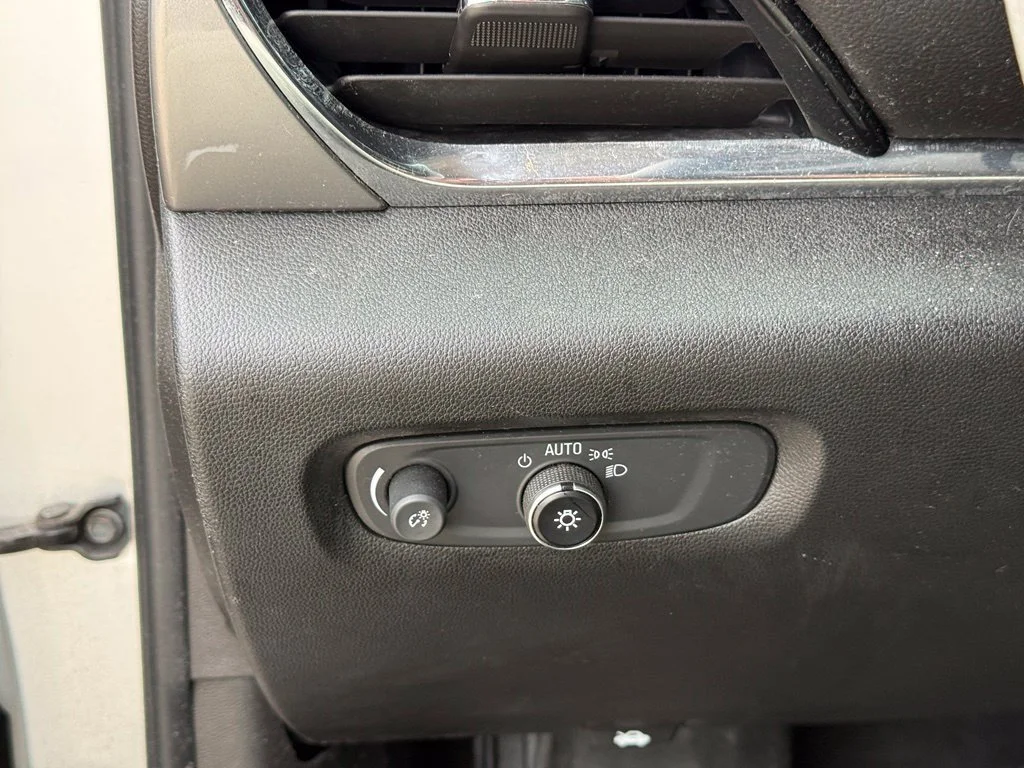 Used 2018 Silver Chevrolet LS image 18