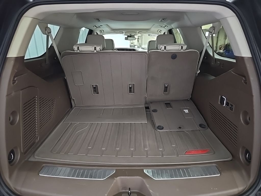 Used 2023 Titanium GMC Denali image 12
