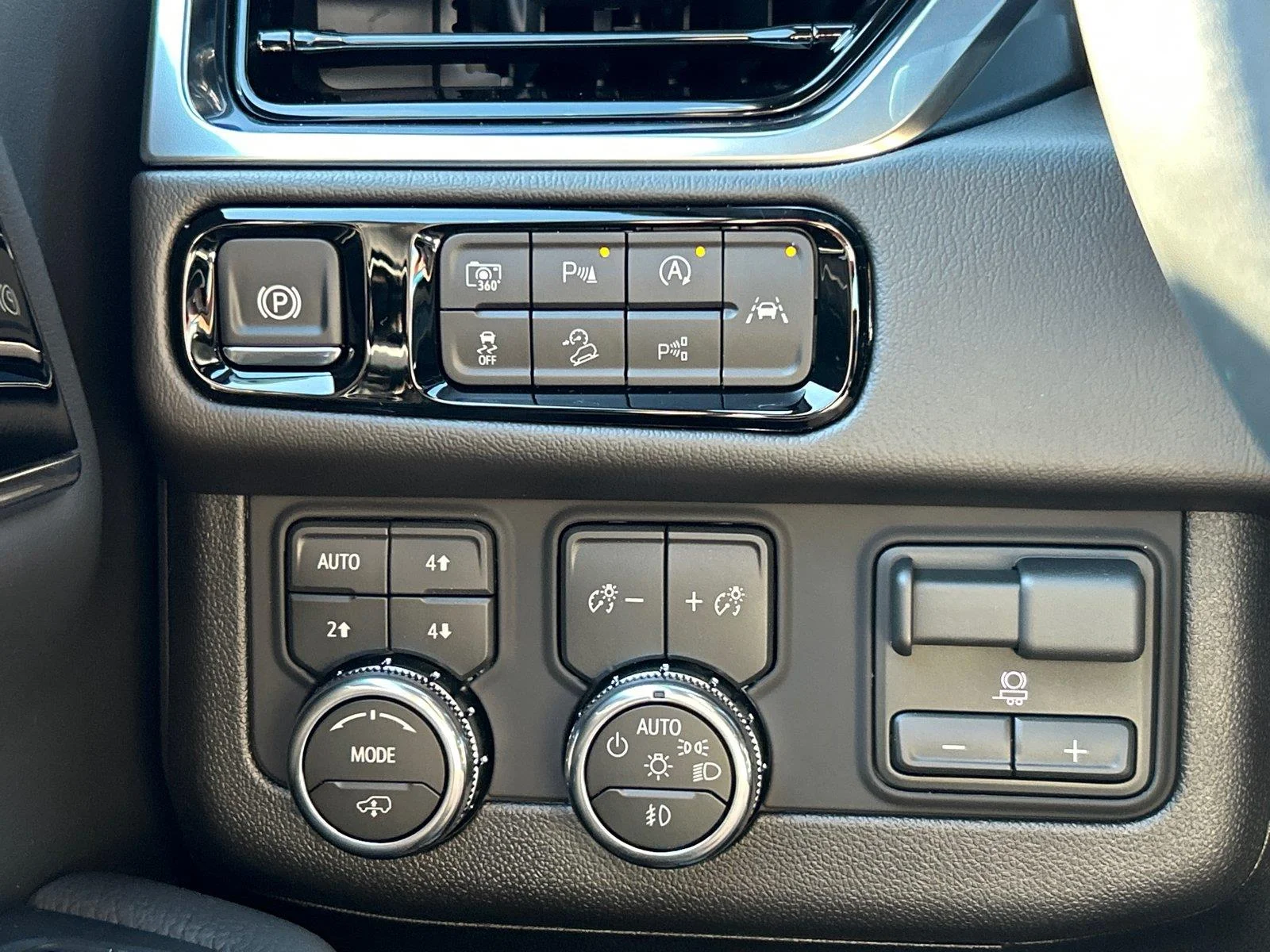 New 2026 Sterling Metallic GMC Denali image 29