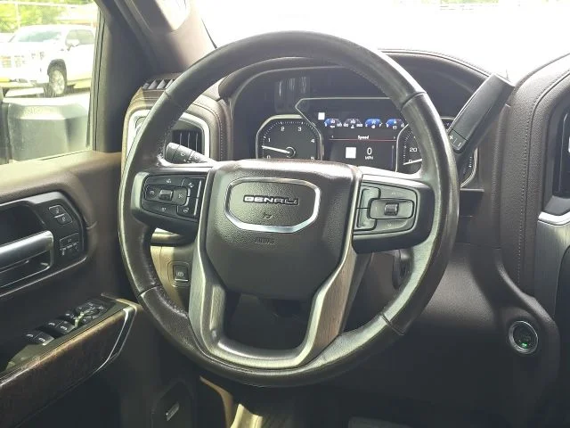 Used 2020 White GMC Denali image 41