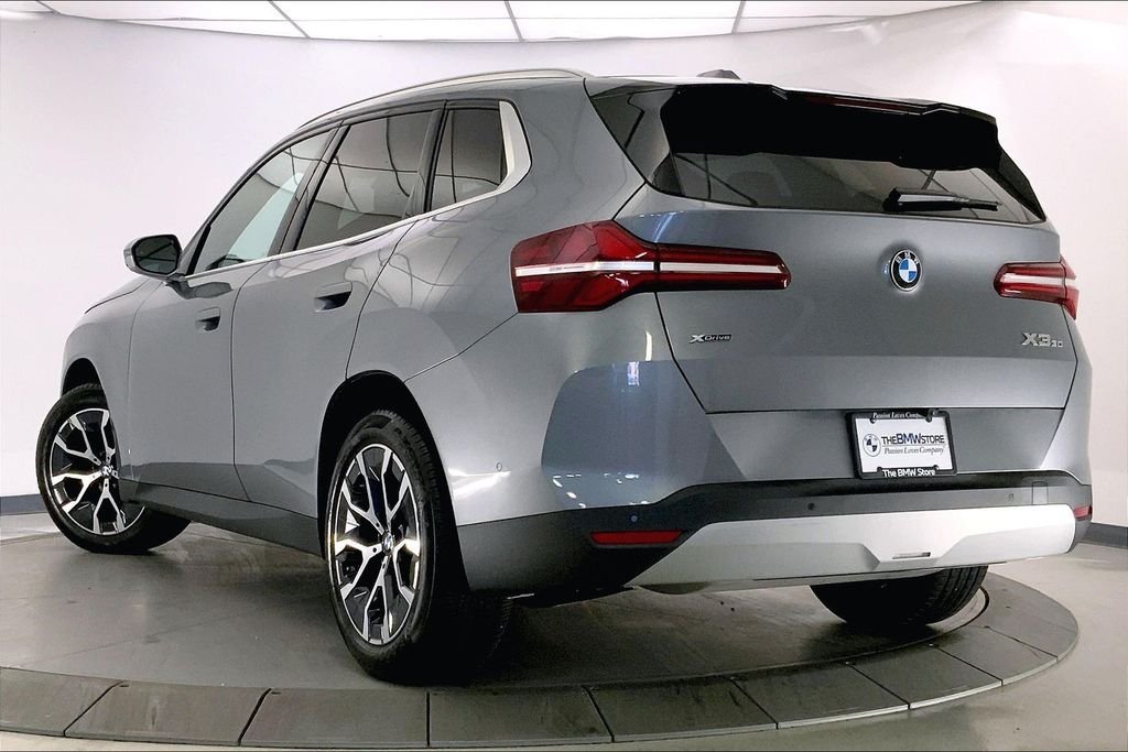 Used 2025 Skyscraper Grey Metallic BMW  image 10